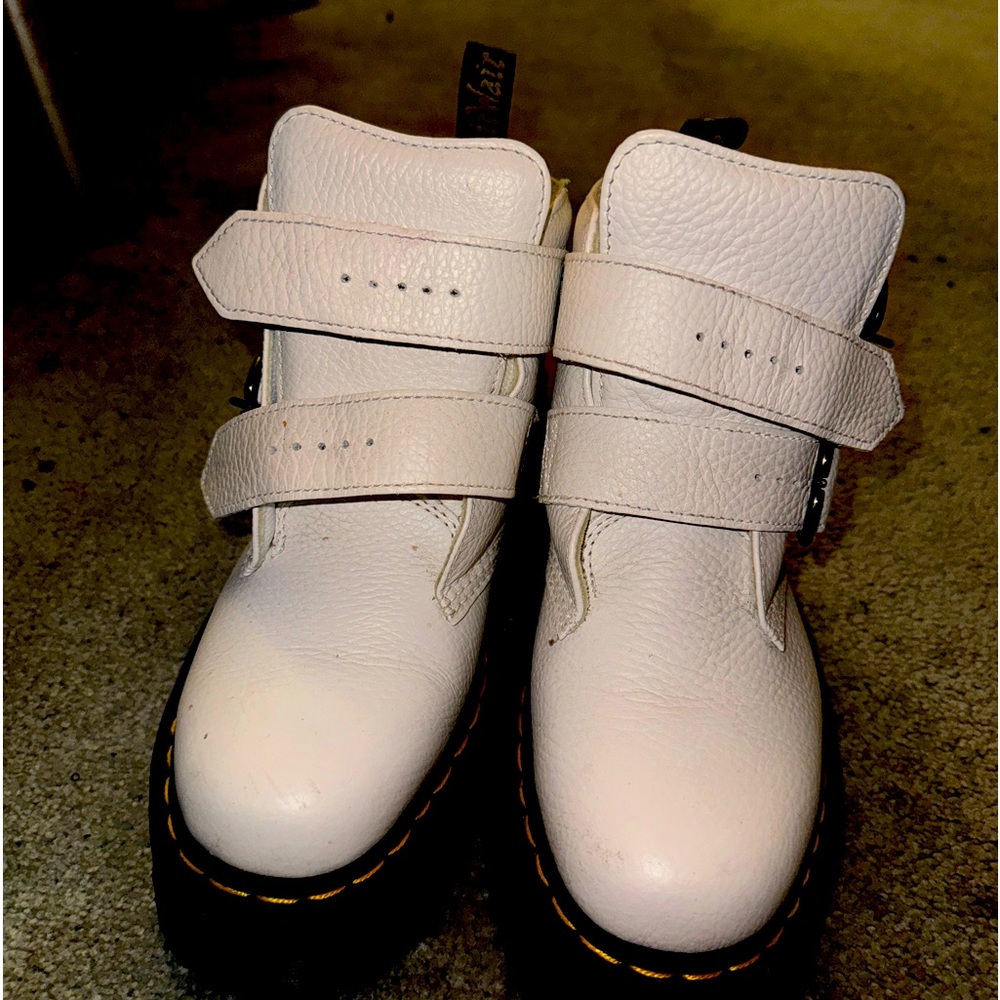 White Devon Hearts Dr. Martens US Women’s 10.